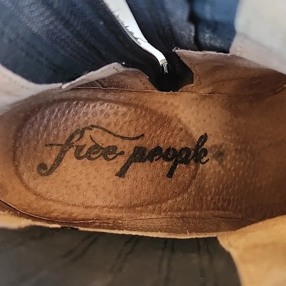 FREE PEOPLE JAMES CHELSEA BOOTS - Picture 8 of 11